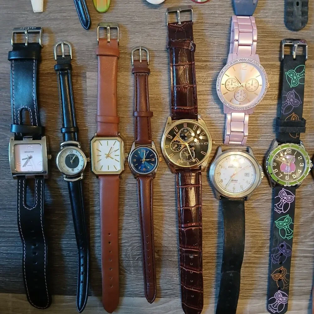 Huge Watch Lot of 50+ Mixed Brands Vintage & Modern Parts/Repair Untested-Box Z2